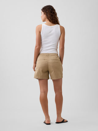 Shorts caqui Downtown de talle medio de 5".