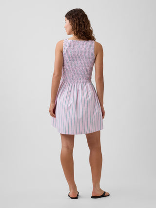 Minivestido fruncido con cuello barco.