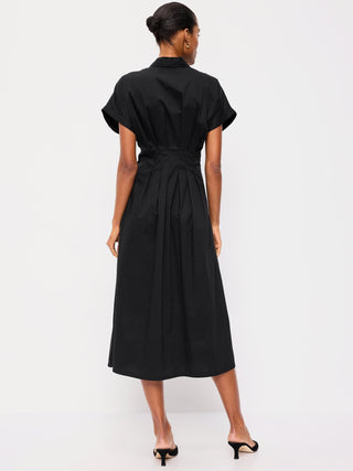 Vestido camisero midi con cintura fruncida.