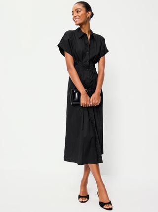 Vestido camisero midi con cintura fruncida.