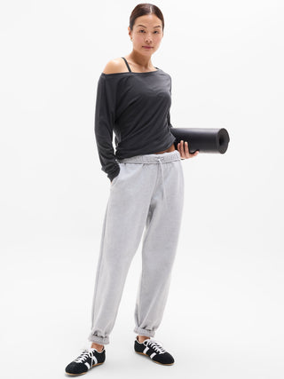 Camiseta Deportiva Manga Larga con Hombro Descubierto