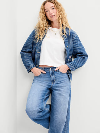 Camiseta corta extragrande con cuello redondo vintage.