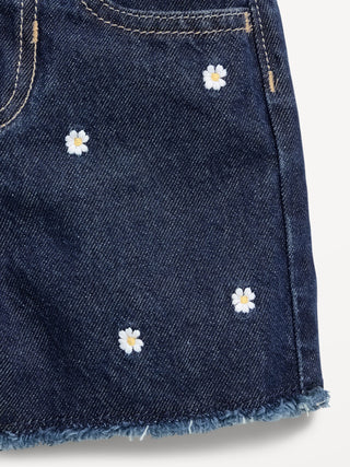 Shorts vaqueros con dobladillo deshilachado bordados para niñas pequeñas.