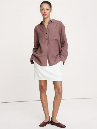 La camisa de lino extragrande.