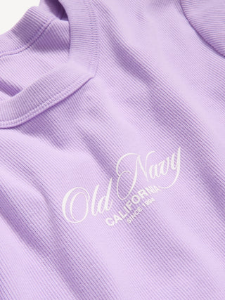 Camiseta Ajustada Con Logo Gráfico.