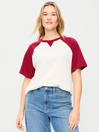 Camiseta raglán vintage con cuello redondo.