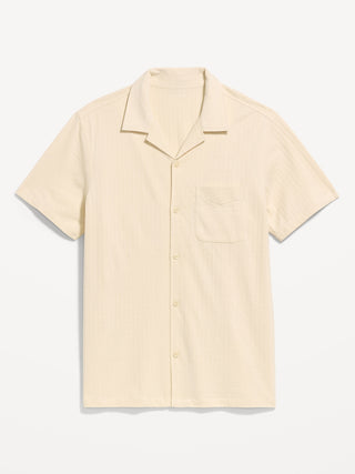 Camisa de campamento texturizada de manga corta.