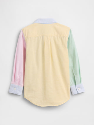 Camisa Oxford con bloques de color y osito Brannan de babyGap.