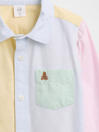 Camisa Oxford con bloques de color y osito Brannan de babyGap.