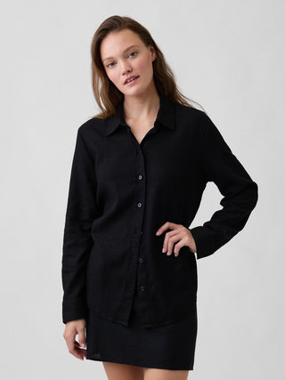Camisa oversized de mezcla de lino, de corte fácil.