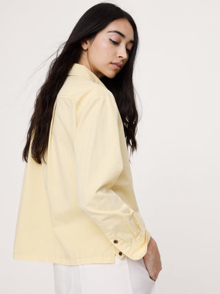 Camisa oversize de sarga de algodón con popover.