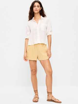 High-waisted shorts with elastic waistband