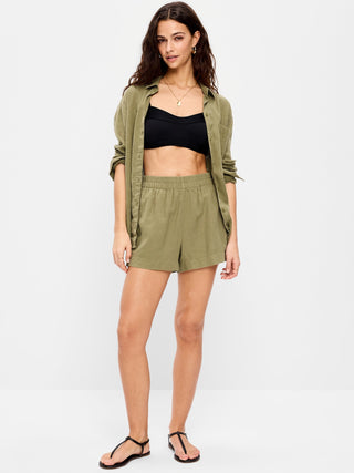 High-waisted shorts with elastic waistband
