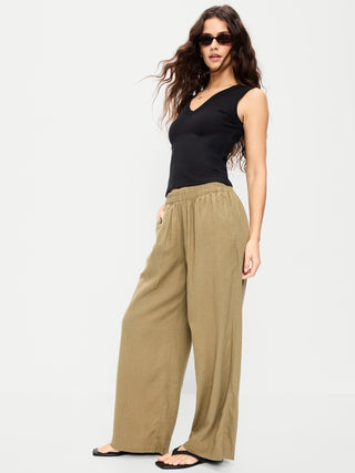 Camiseta sin mangas corta ajustada con cuello en V.