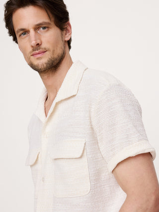 Camisa Resort de punto texturizado.
