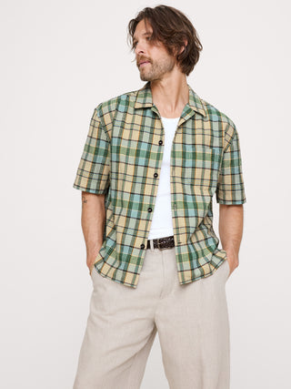 Camisa de manga corta de algodón de verano de ajuste relajado.