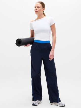 Camiseta con un hombro Move With Ease.