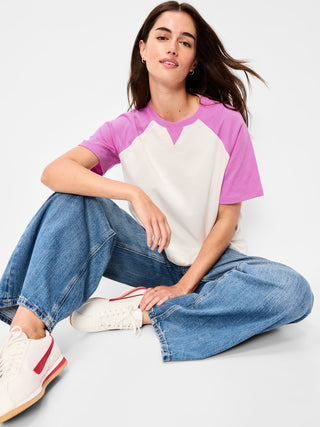 Camiseta raglán vintage con cuello redondo.