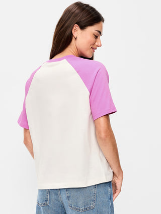 Camiseta raglán vintage con cuello redondo.