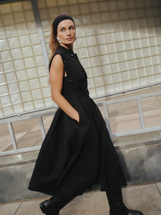 Vestido Largo con Bolsillos y Detalle Cinturón