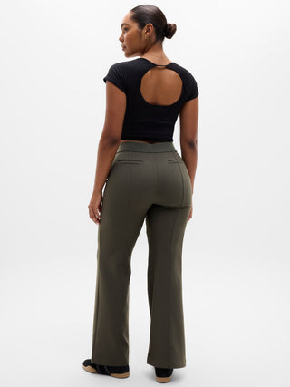 Pantalón Recto Talle Alto Bolsillos Traseros