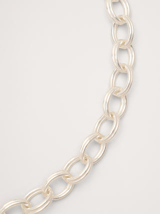 Collar de cadena de doble eslabón ovalado.