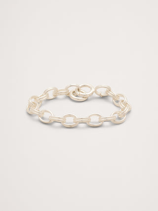 Pulsera de cadena con doble eslabón ovalado.