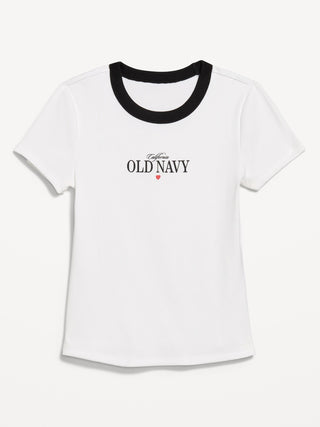 Camiseta corta ajustada.