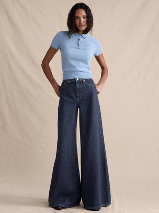 Jean palazzo ligero de pierna ancha y talle alto.