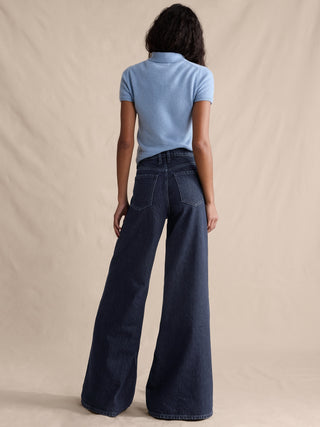 Jean palazzo ligero de pierna ancha y talle alto.