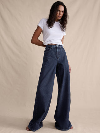 Jean palazzo ligero de pierna ancha y talle alto.
