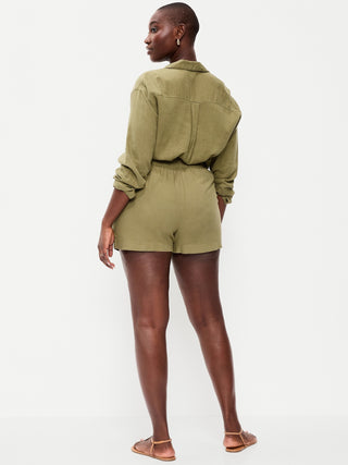 High-waisted shorts with elastic waistband