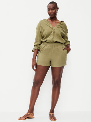 High-waisted shorts with elastic waistband