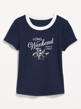 Camiseta corta ajustada.