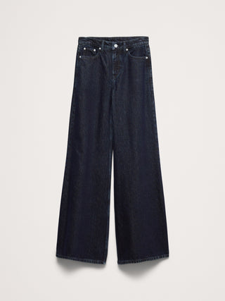 Jean palazzo ligero de pierna ancha y talle alto.