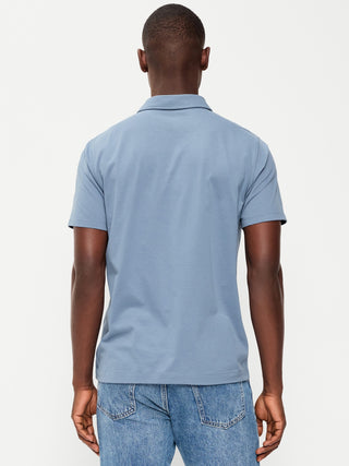 Polo de corte clásico.