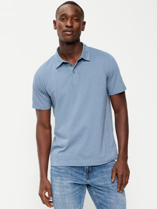 Polo de corte clásico.