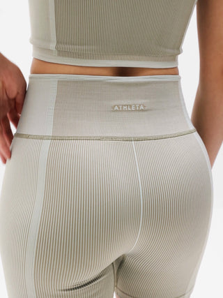 Pantalón corto Recharge sin costuras de 5".