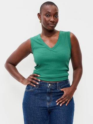 Camiseta sin mangas corta ajustada con cuello en V.