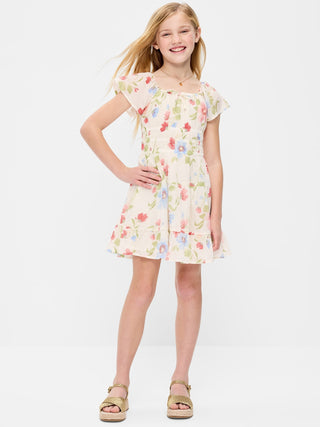 Vestido escalonado de gasa arrugada entallado y con vuelo para niñas.