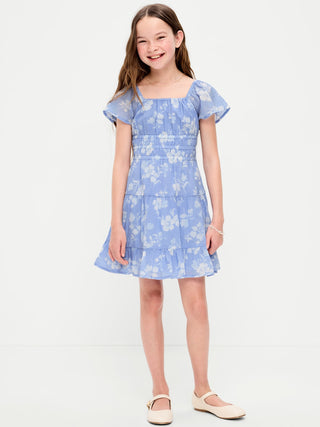 Vestido escalonado de gasa arrugada entallado y con vuelo para niñas.