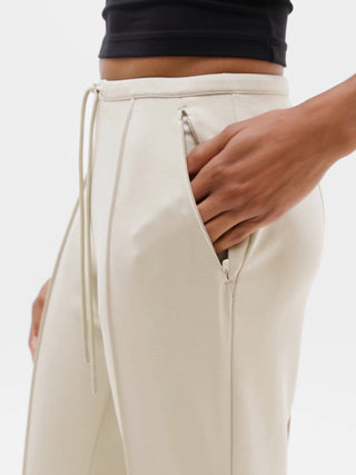 Pantalón Deportivo Acampanado Talle Medio