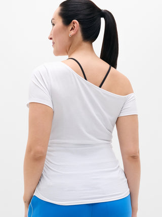 Camiseta con un hombro Move With Ease.