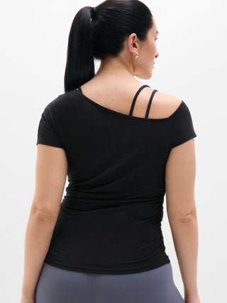Camiseta con un hombro Move With Ease.