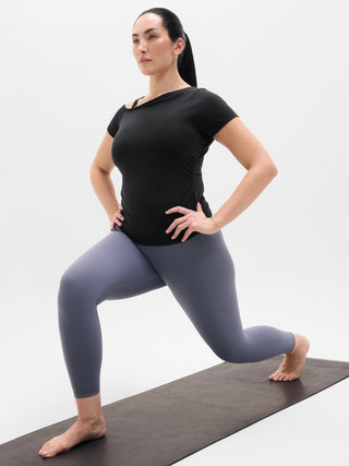 Camiseta con un hombro Move With Ease.