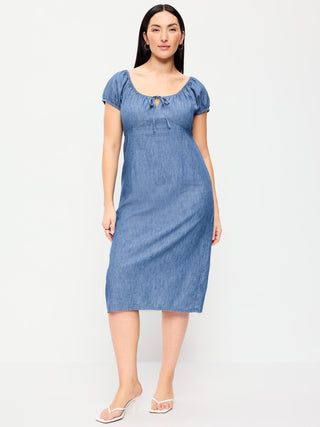 Vestido midi de manga corta con cuello redondo.