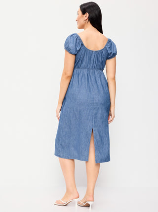 Vestido midi de manga corta con cuello redondo.
