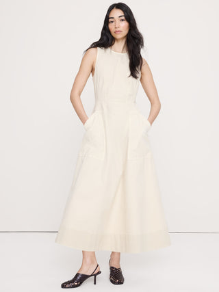 Vestido largo con bolsillo utilitario de lona de algodón.