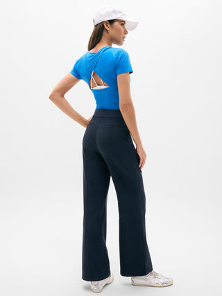 Pantalón Recto Talle Alto Bolsillos Traseros