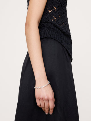 Pulsera mini de cadena con eslabones ovalados dobles.